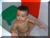 Yanis dans son bain